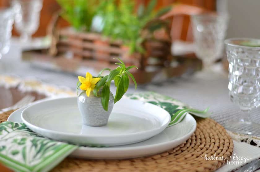 Quick & Simple Spring Table Decor Ideas for Everyday and Entertaining