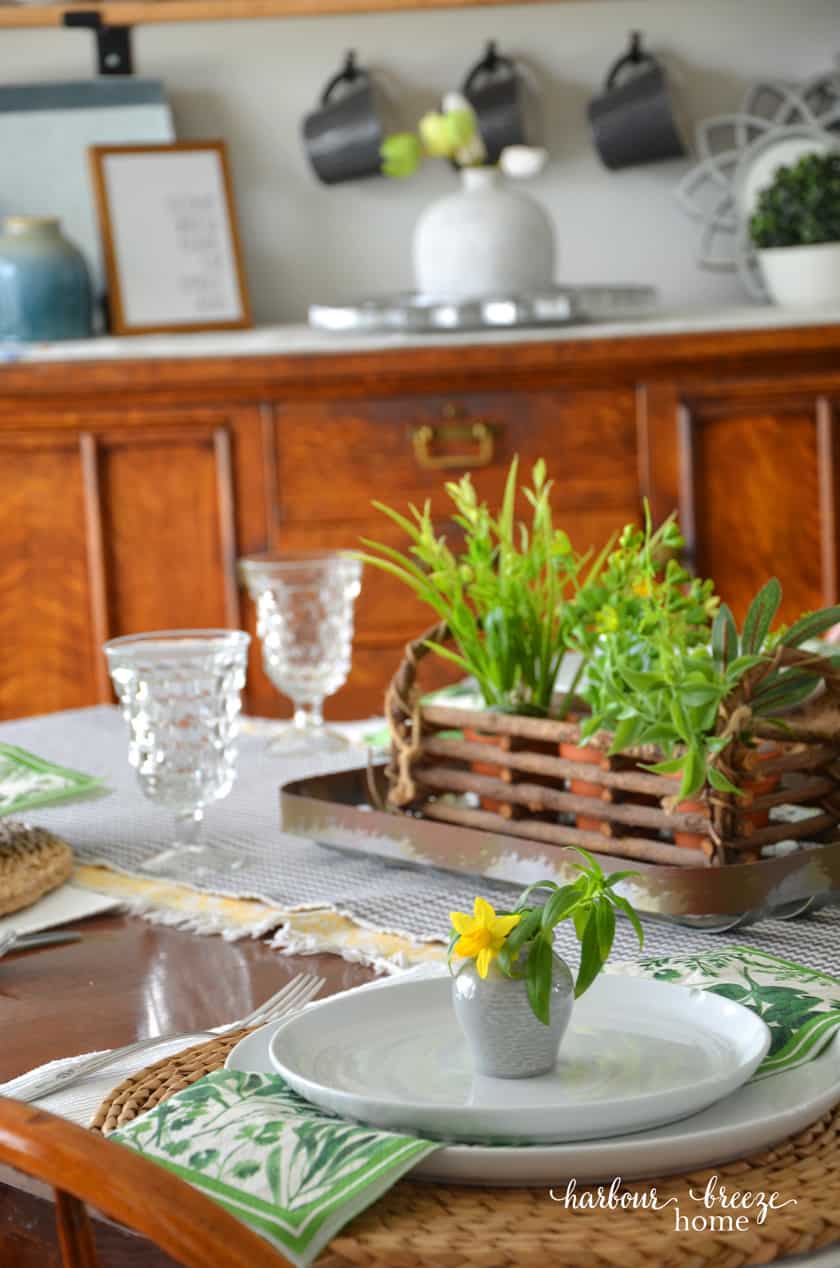 Quick & Simple Spring Table Decor Ideas for Everyday and Entertaining