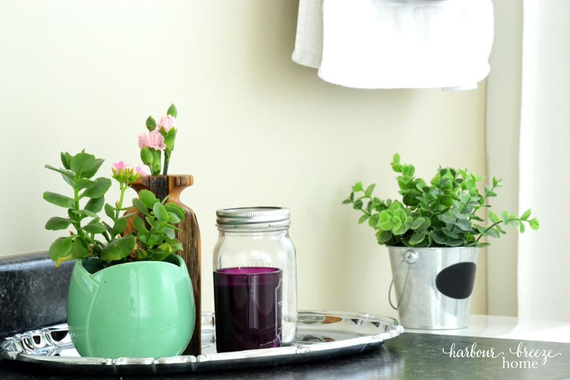 Quick & easy bathroom decor