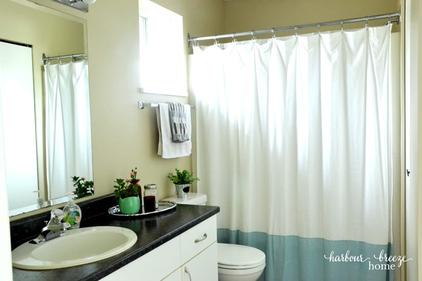 Quick & easy bathroom decor