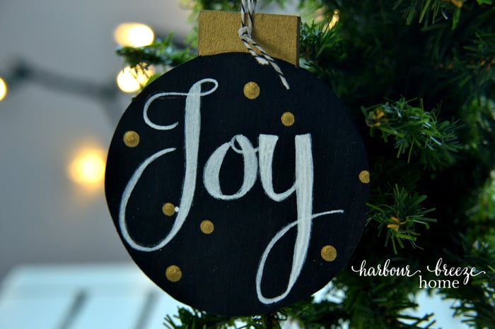 Quick & Easy DIY Christmas Decorations You'll Love to Make