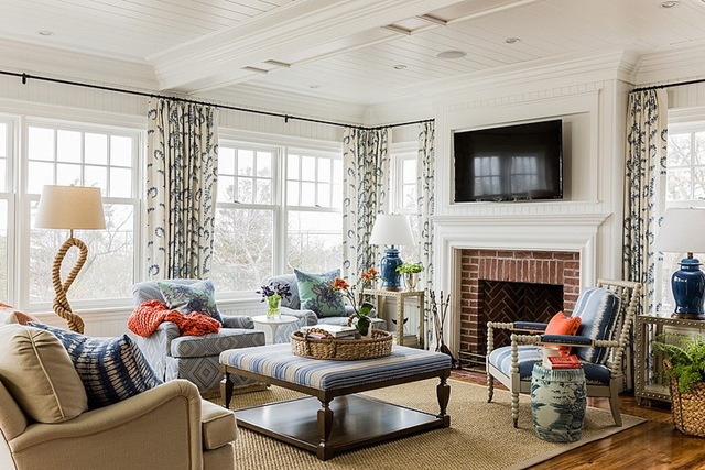 a Living room painted in a white color