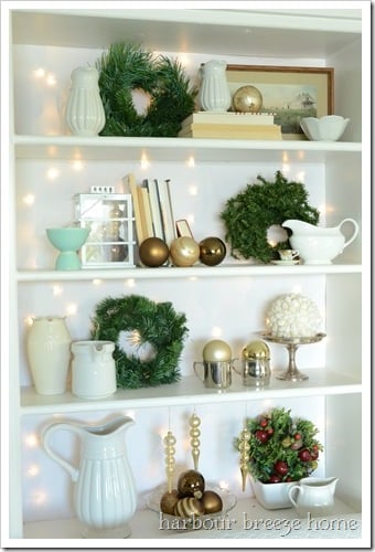 christmas bookcase with twinkles at Bildirimlerim