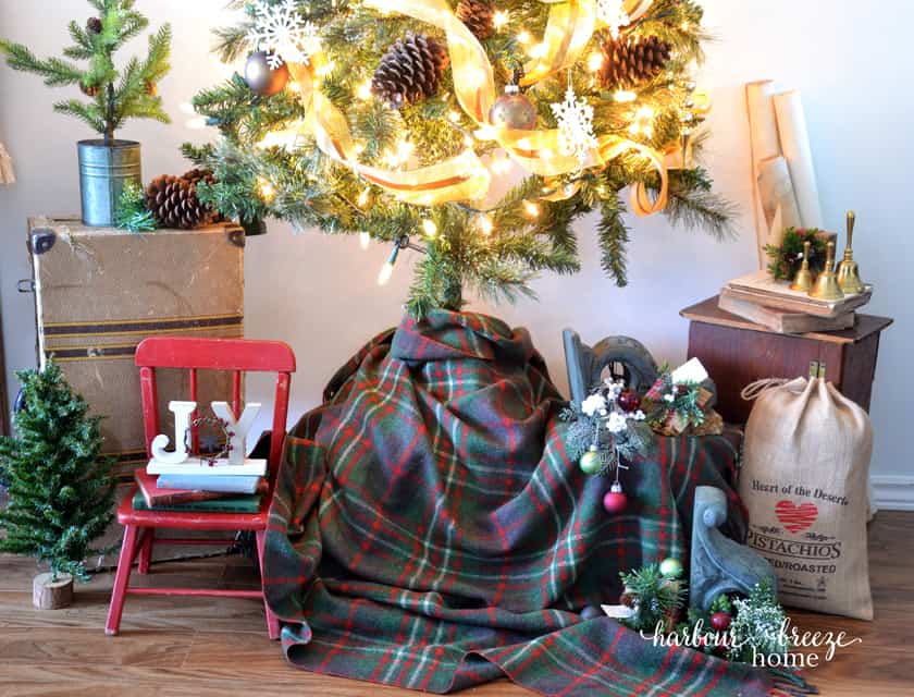 A Farmhouse Christmas Tour (in a Townhouse!)