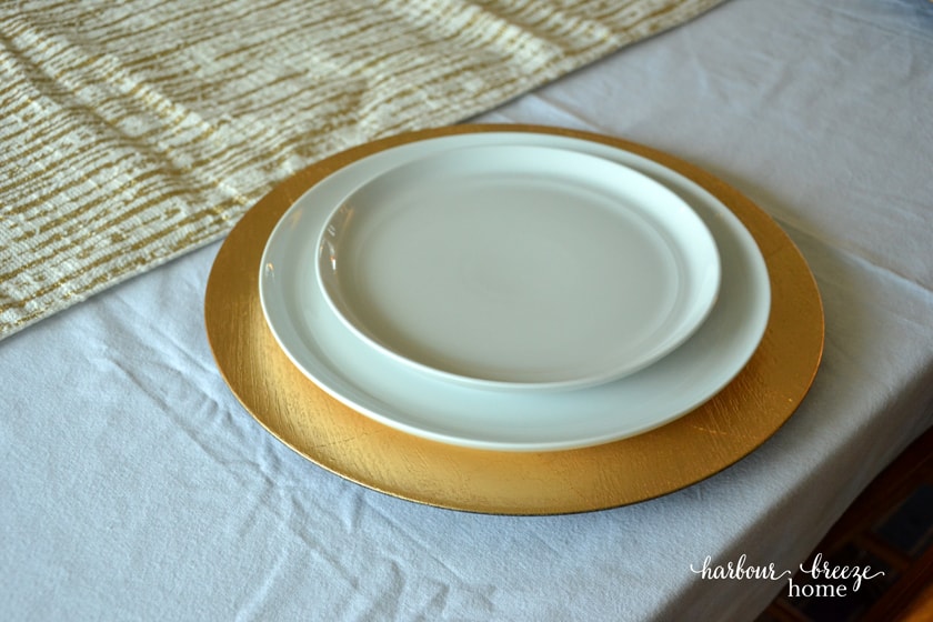 A Quick and Simple Christmas Table Setting
