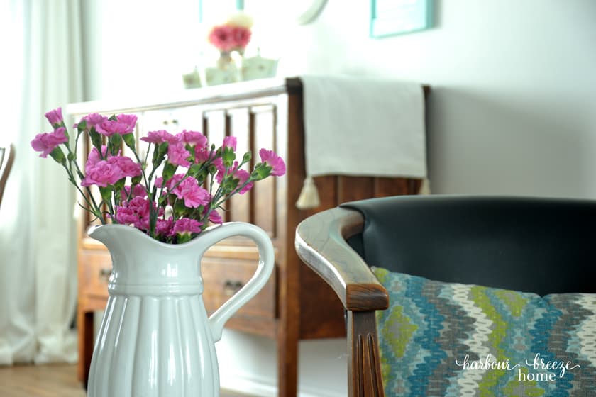 How to Add Spring to Your Small Living Room: The Canadian Bloggers SPRING Home Tour