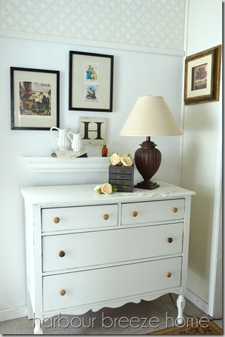neutral entryway vignette