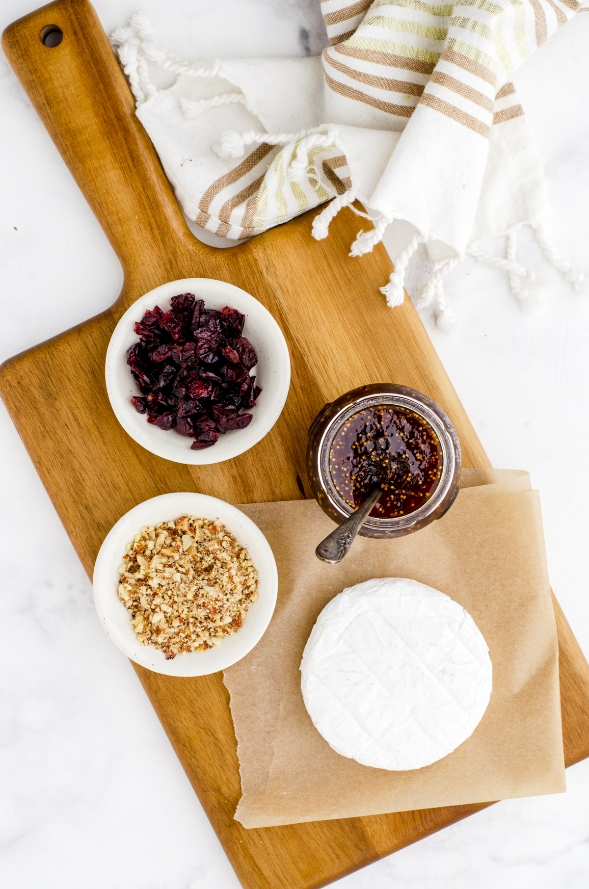 creamy baked brie with fig jam spread ingredients