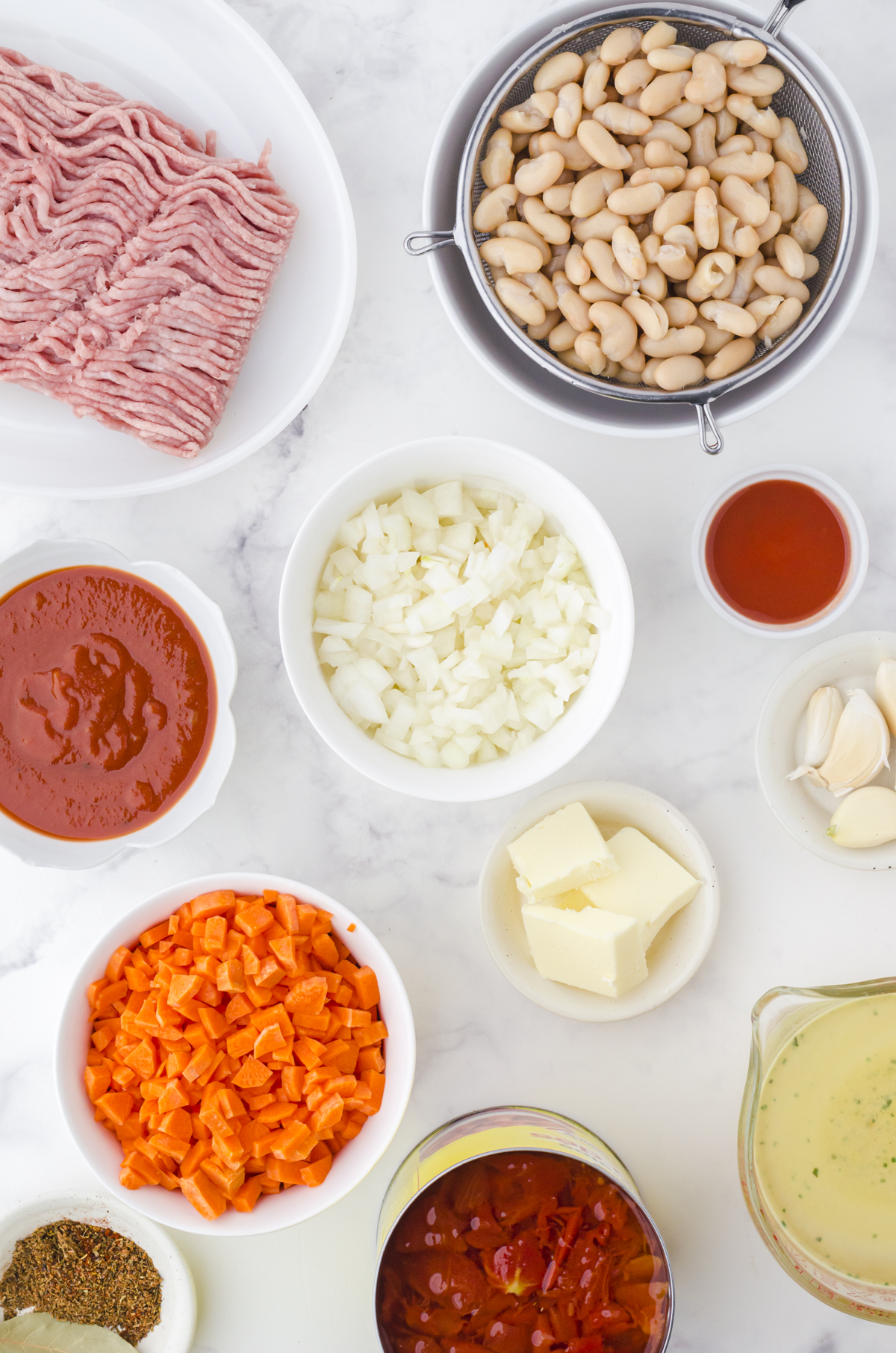 Ingredients needed for spicy buffalo chicken chili Rachael Ray style.