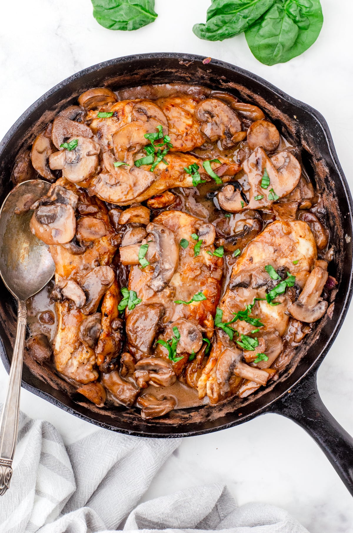 Chicken Marsala in Wine – A Rich, Flavorful Stovetop Dinner