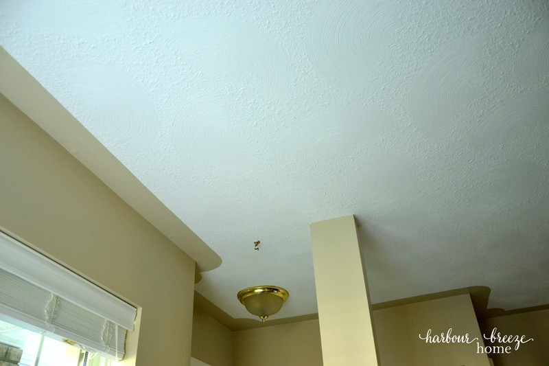 Choosing a Paint Color for a Small, Dark Space
