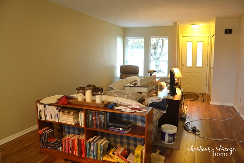 Choosing a Paint Color for a Small, Dark Space