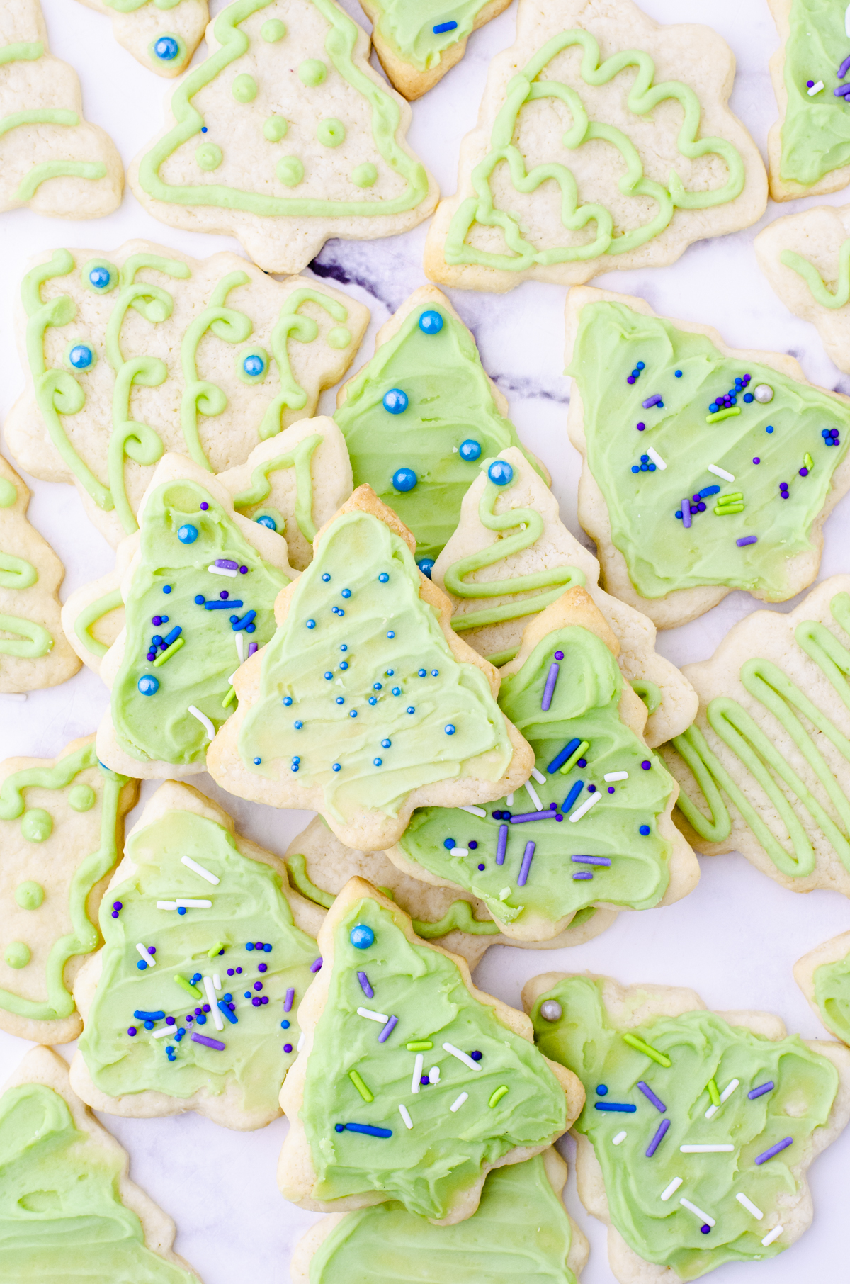 Bake, Gift & Cherish: Christmas Cookie Traditions with Printable Gift Tags