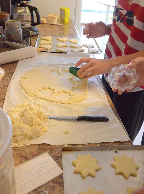 Bake, Gift & Cherish: Christmas Cookie Traditions with Printable Gift Tags