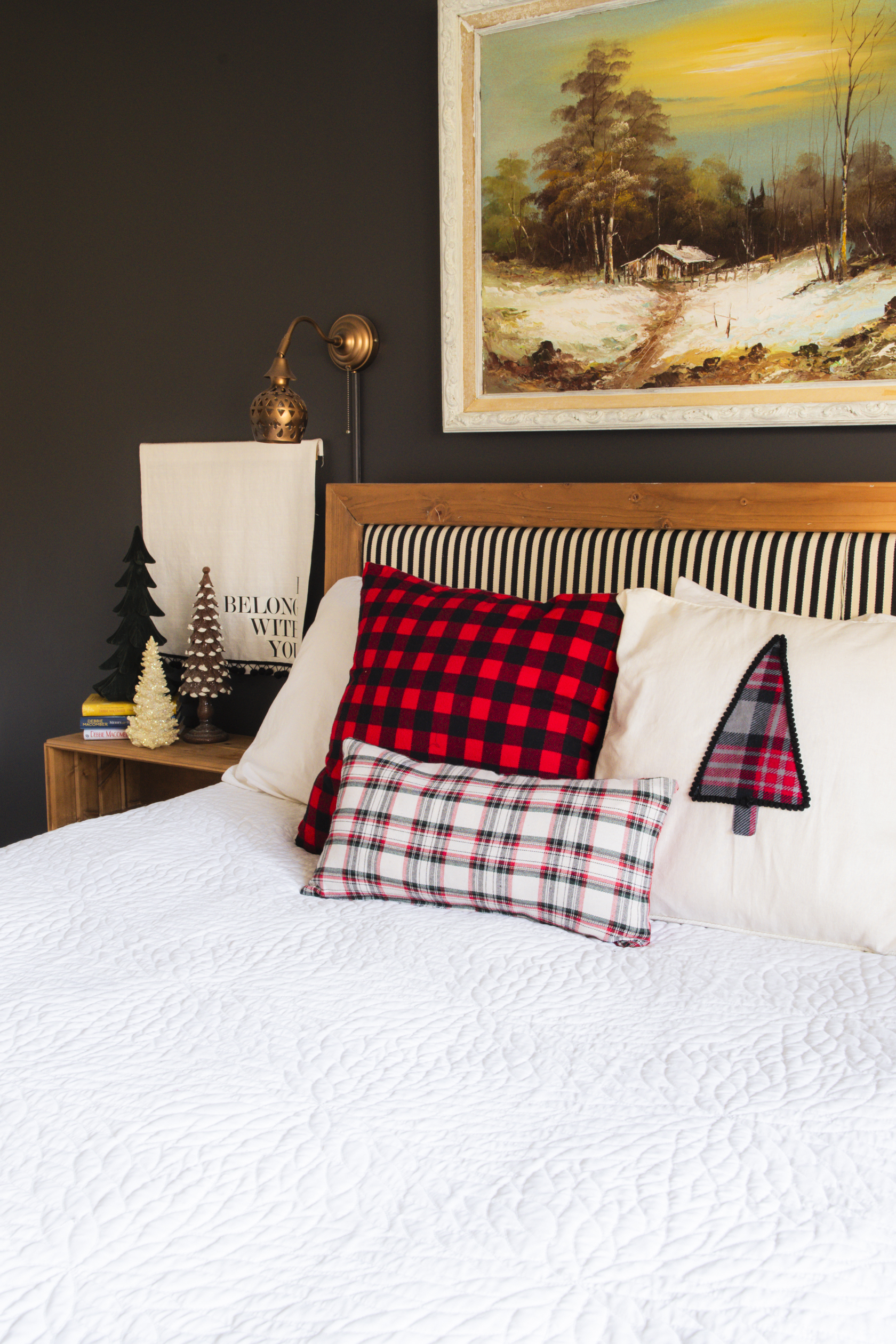 Cozy Christmas Bedroom Decor Ideas