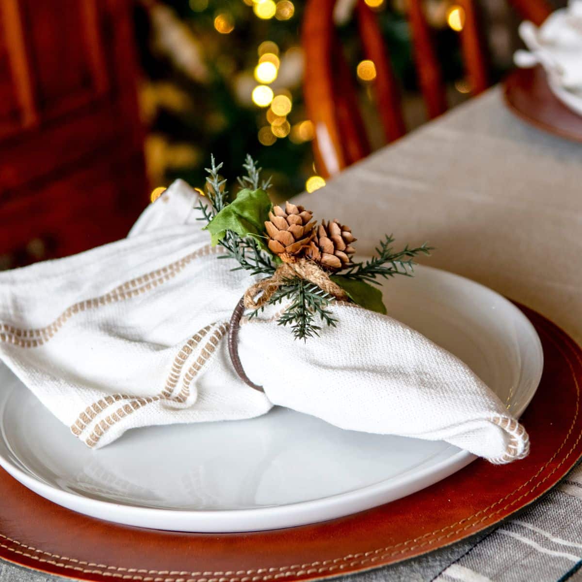Deck the Halls (on a Budget!): Easy Christmas Tree Decorating & Decor Ideas