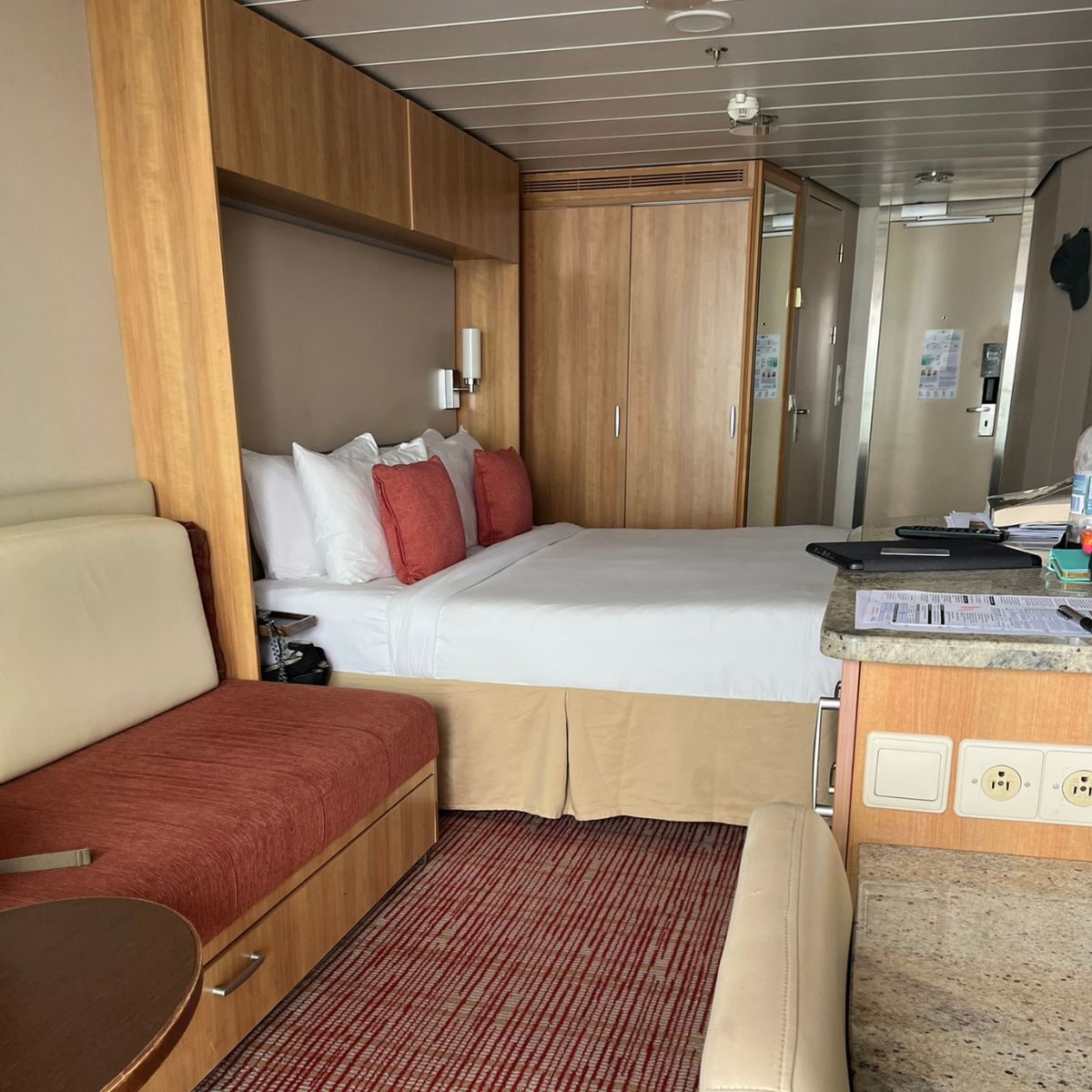 How to Choose the Best Cruise Ship Cabin (Balcony vs. Inside vs. Ocean View)