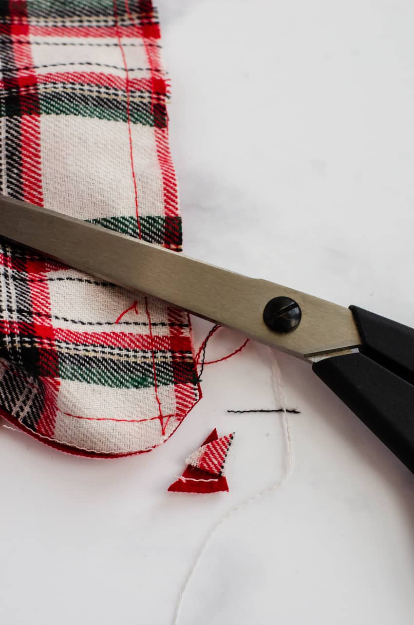 Easy Reversible DIY Accent Pillow Covers Perfect for Christmas