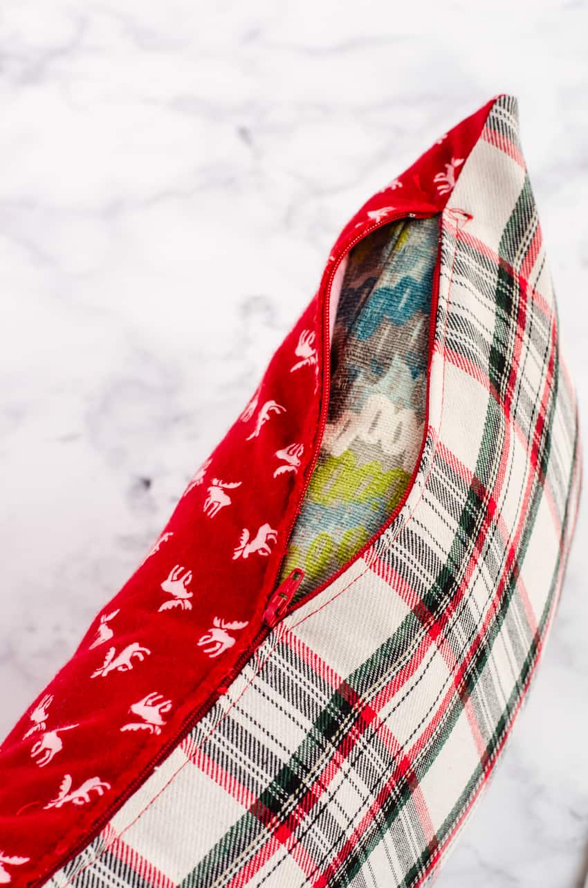 Easy Reversible DIY Accent Pillow Covers Perfect for Christmas