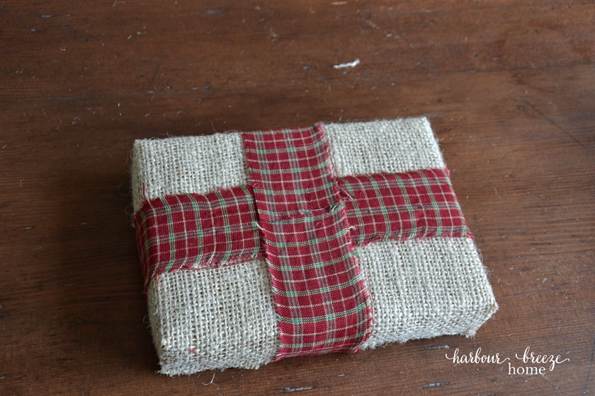 DIY Christmas Decor | Burlap Wrapped Gifts