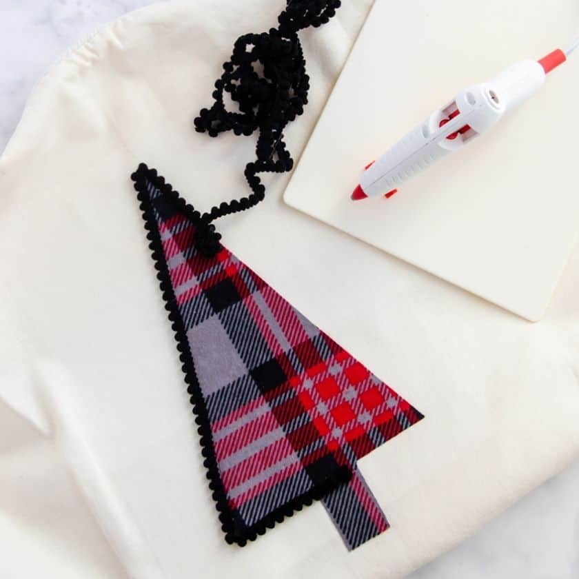 Quick Christmas Tree Pillow Craft in 15 Minutes