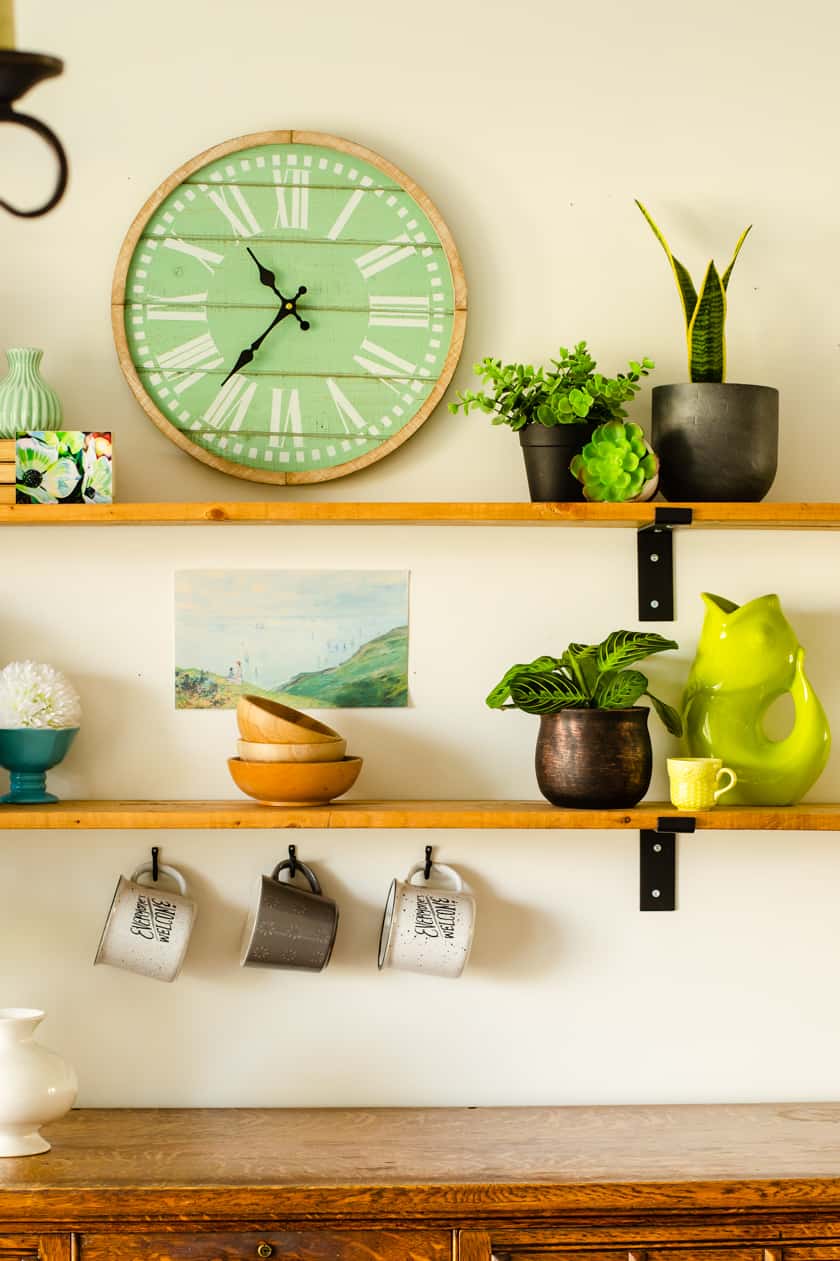 How to Decorate Farmhouse Shelves with Houseplants
