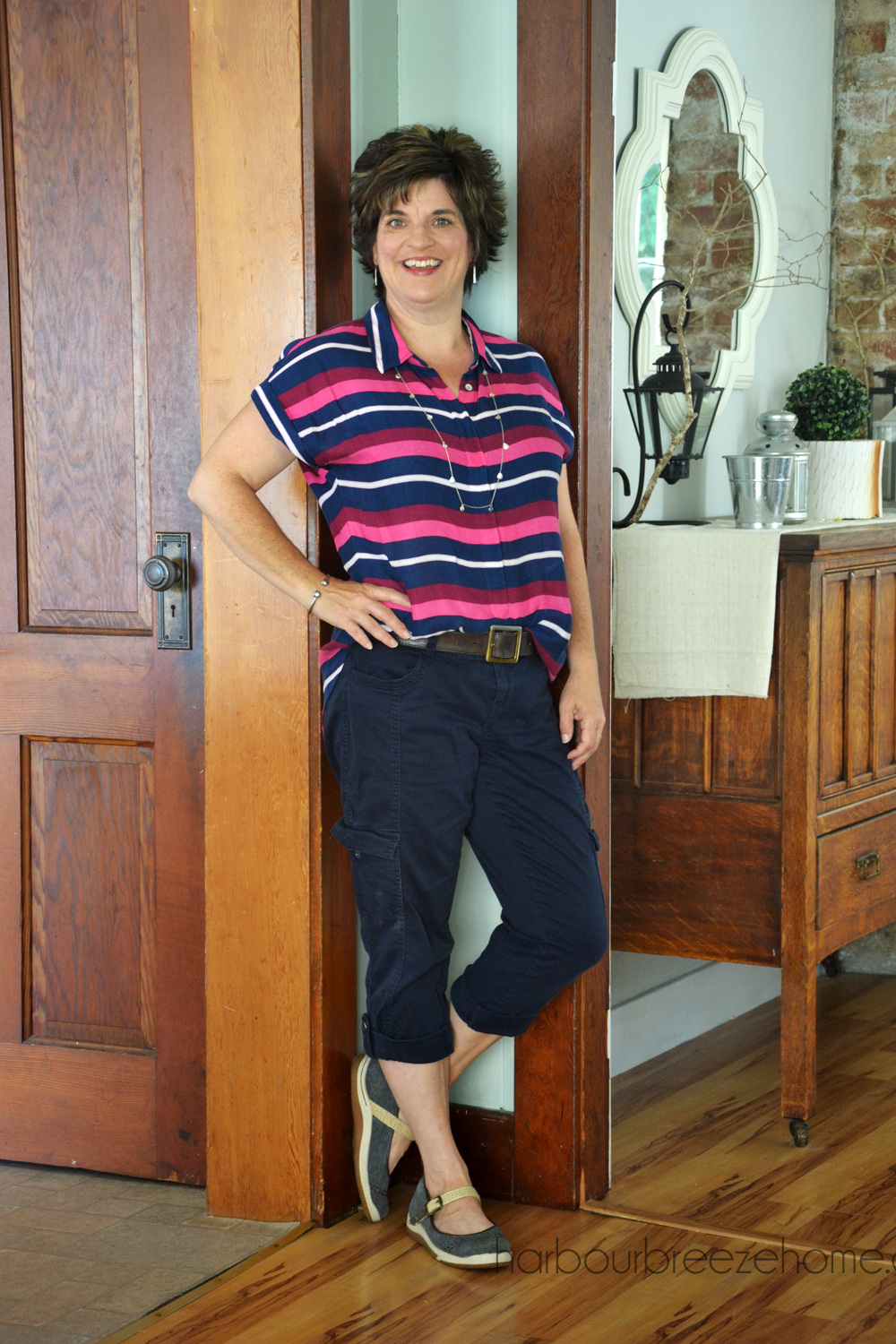 Stylish Shirt Tuck for Ages Over 40