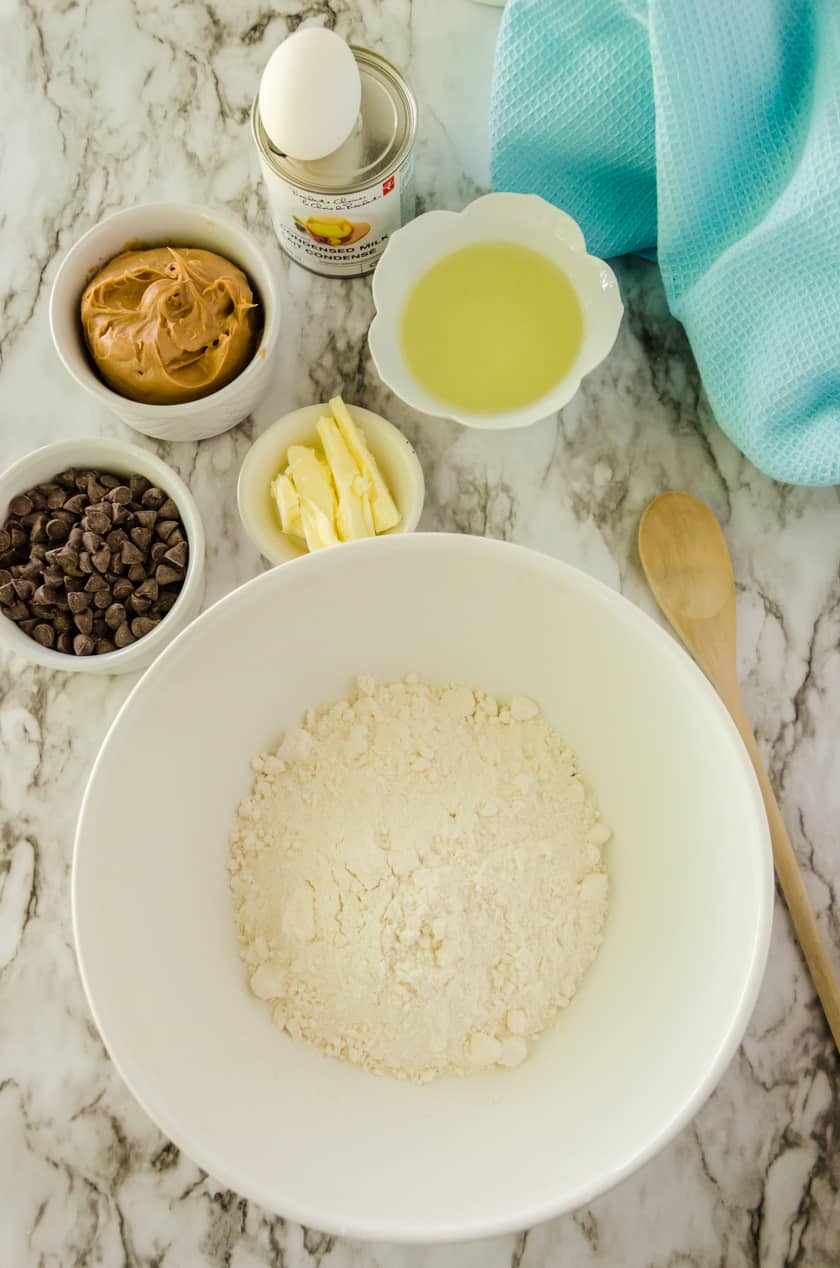 Ingredients needed for can't leave alone bars.