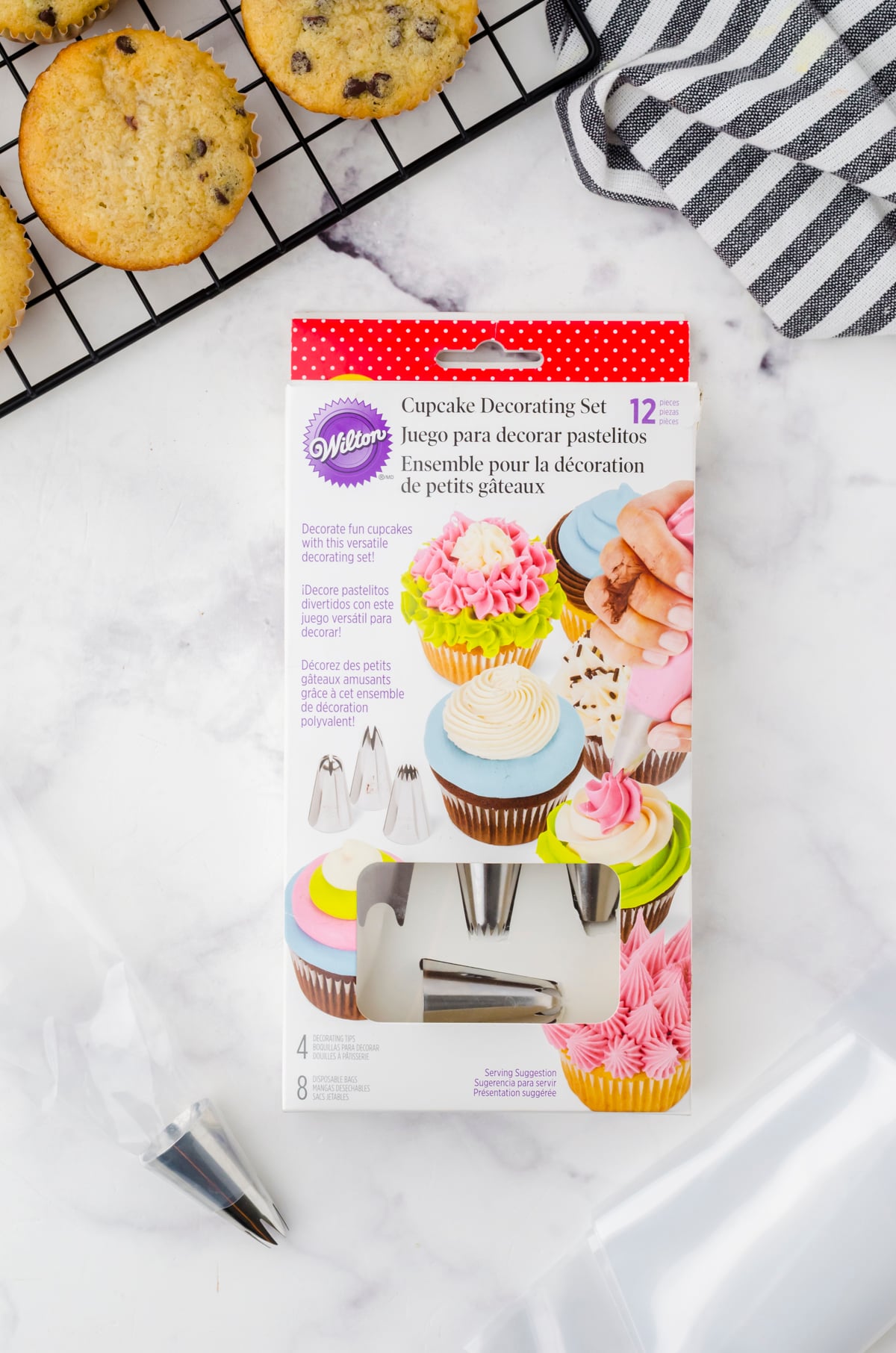 Picture of cupcake decorating set by Wilton that is best for frosting cupcakes