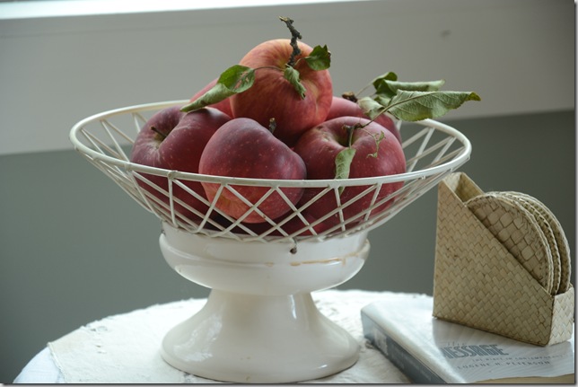 bowl of apples