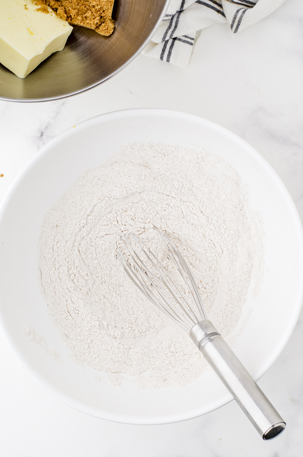 dry ingredients for gingerbread cookies