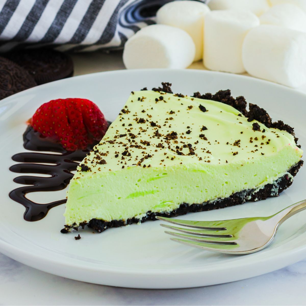 Refreshing Mint Chocolate Grasshopper Pie