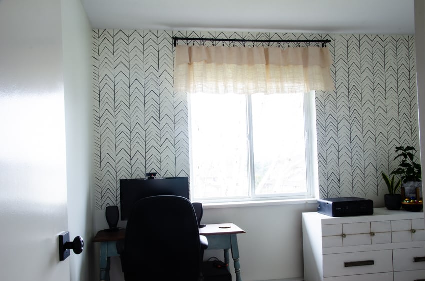 Create an Accent Wall with this Easy DIY Hand Stamped Herringbone Wallpaper