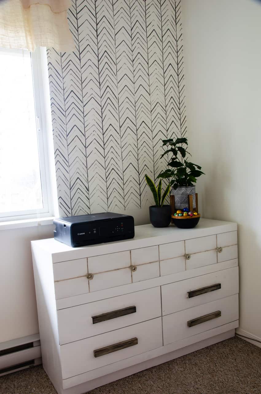 Create an Accent Wall with this Easy DIY Hand Stamped Herringbone Wallpaper