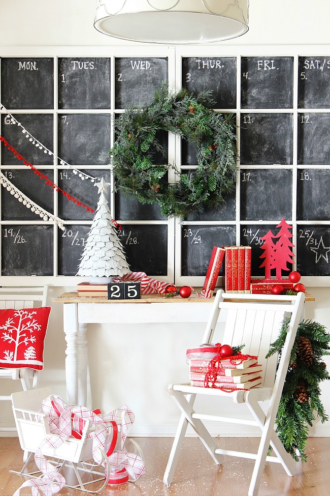 Handmade Christmas Inspirations ~ Crafts and DIY inspiration from the blogging community curated by Rita Joy at Bildirimlerim. This amazing Chalkboard window calendar is from Thistlewood Farms.