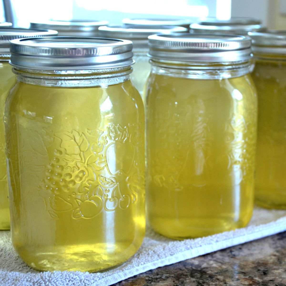 Simple Clear Apple Juice at Home