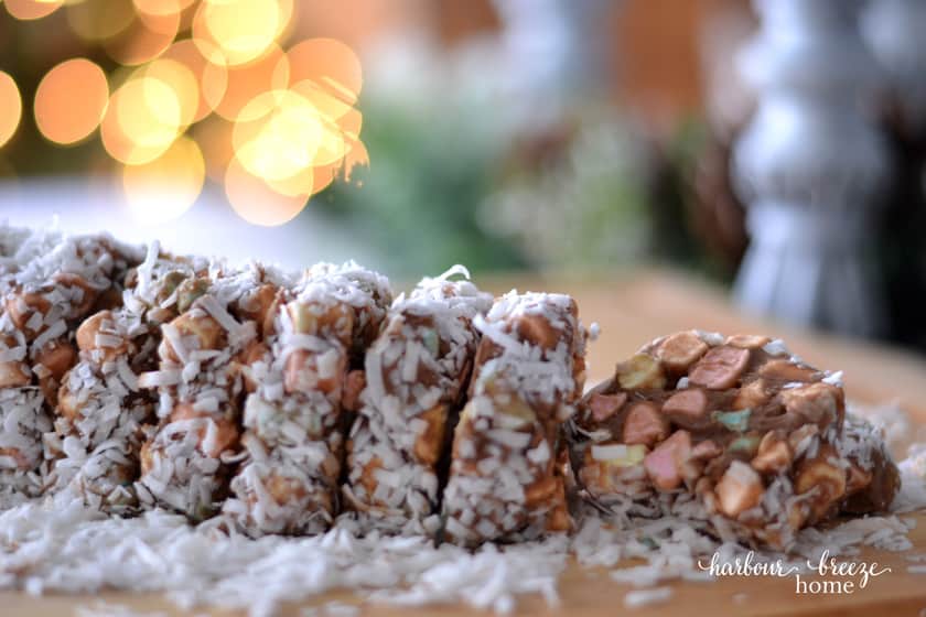 Homemade Christmas: Decor, Crafts, & Recipes for the Holiday Home