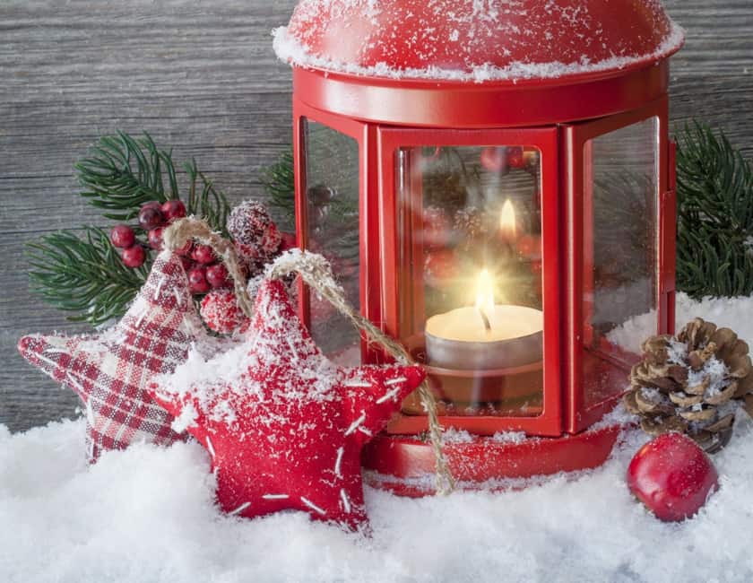 Homemade Christmas: Decor, Crafts, & Recipes for the Holiday Home