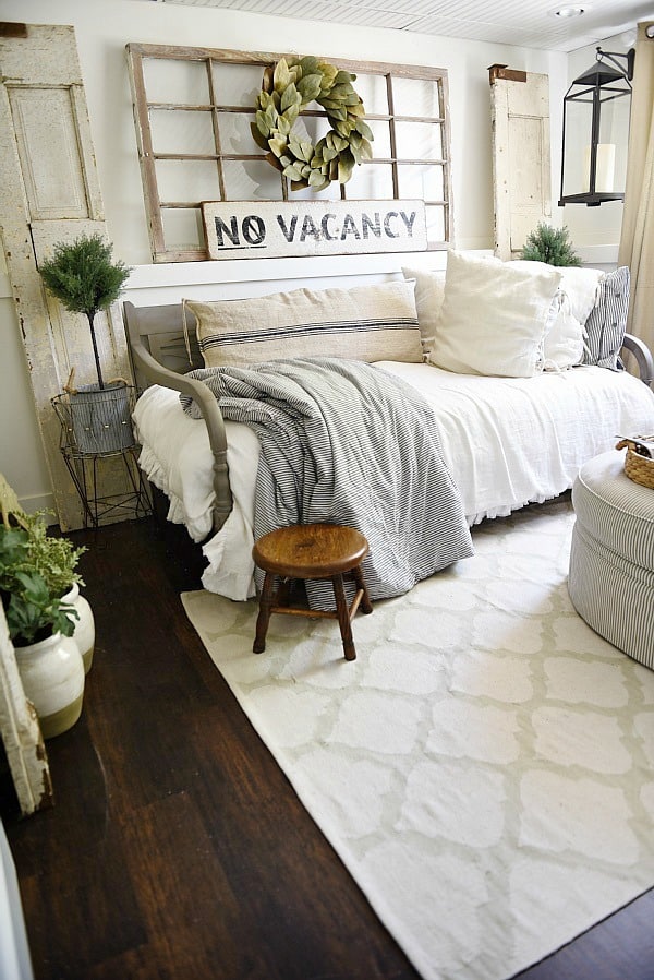 How to add farmhouse style to white rooms