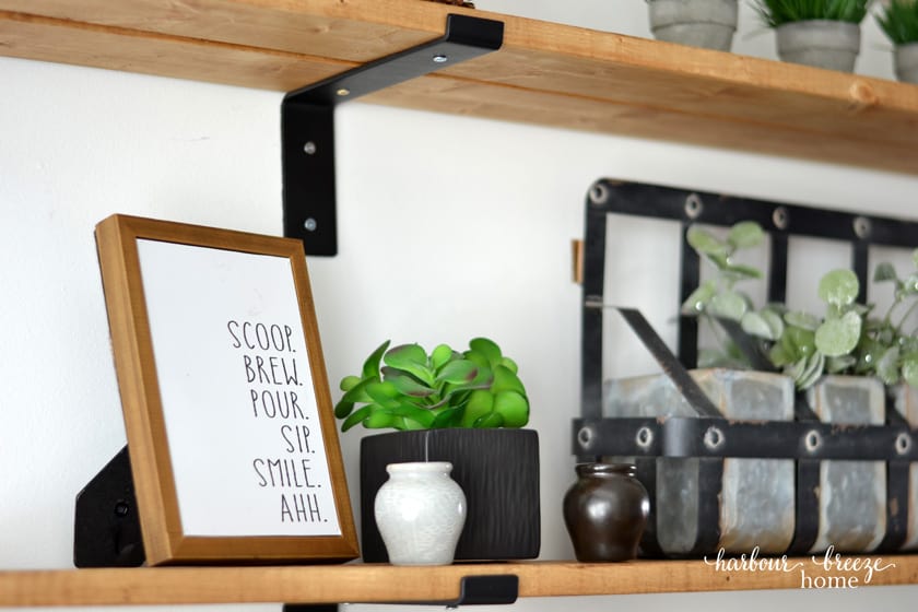 How to Choose Farmhouse Decor for Your Dining Room