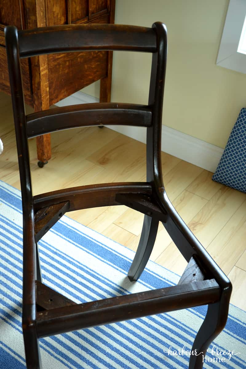 How to Easily Recover a Chair Cushion