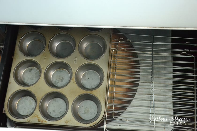 How to Organize Cupboards in a Small Kitchen