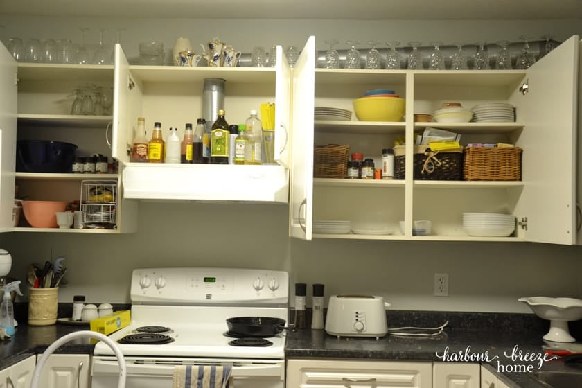 How to Organize Cupboards in a Small Kitchen