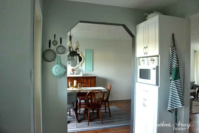 How to Organize Cupboards in a Small Kitchen