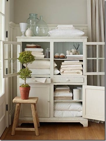 Elegant Linen Organization Ideas