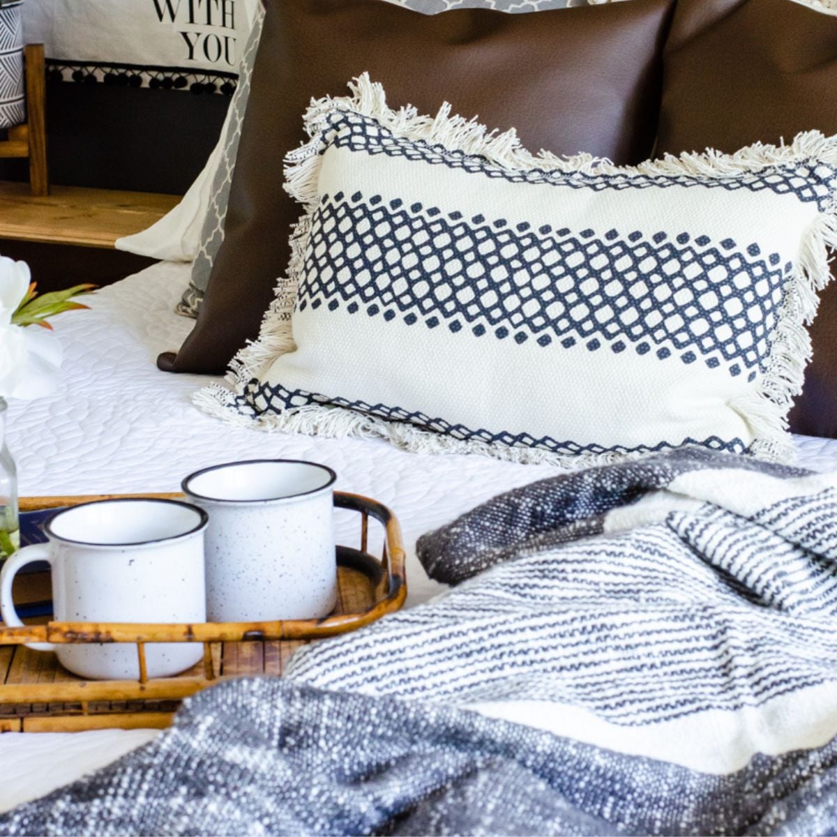 Charming Modern Farmhouse Bedroom Ideas