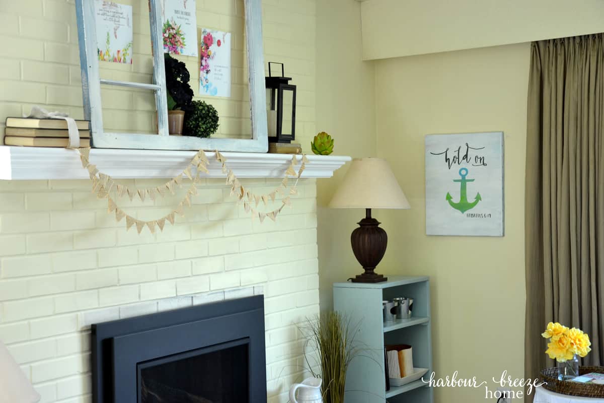 hold on sign in living room ps