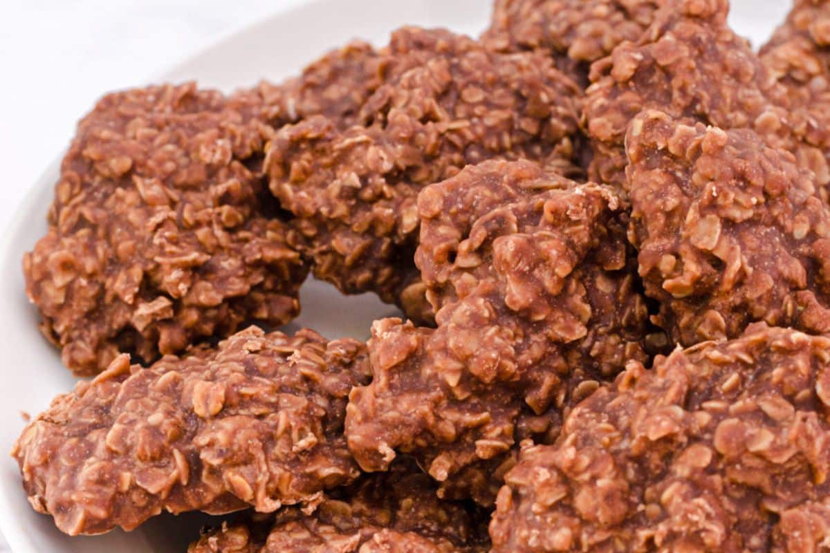 Chocolate Peanut Butter No Bake Cookies (with Oatmeal)