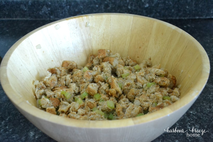 Old Fashioned Stuffing Recipe (Grandma's Homemade Bread Stuffing)