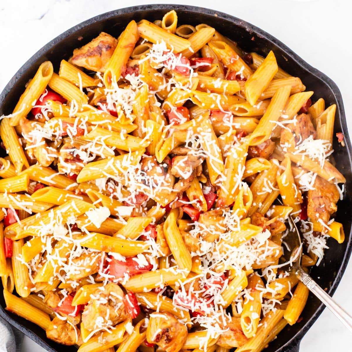 Easy One Pot Cajun Chicken Pasta in 20 Minutes